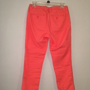 Lower calf-length capris