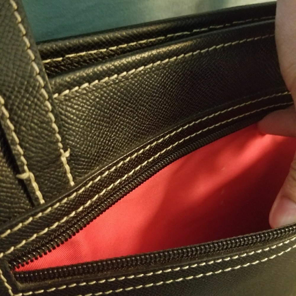 Dooney and Burke leather purse - Picture 2 of 3