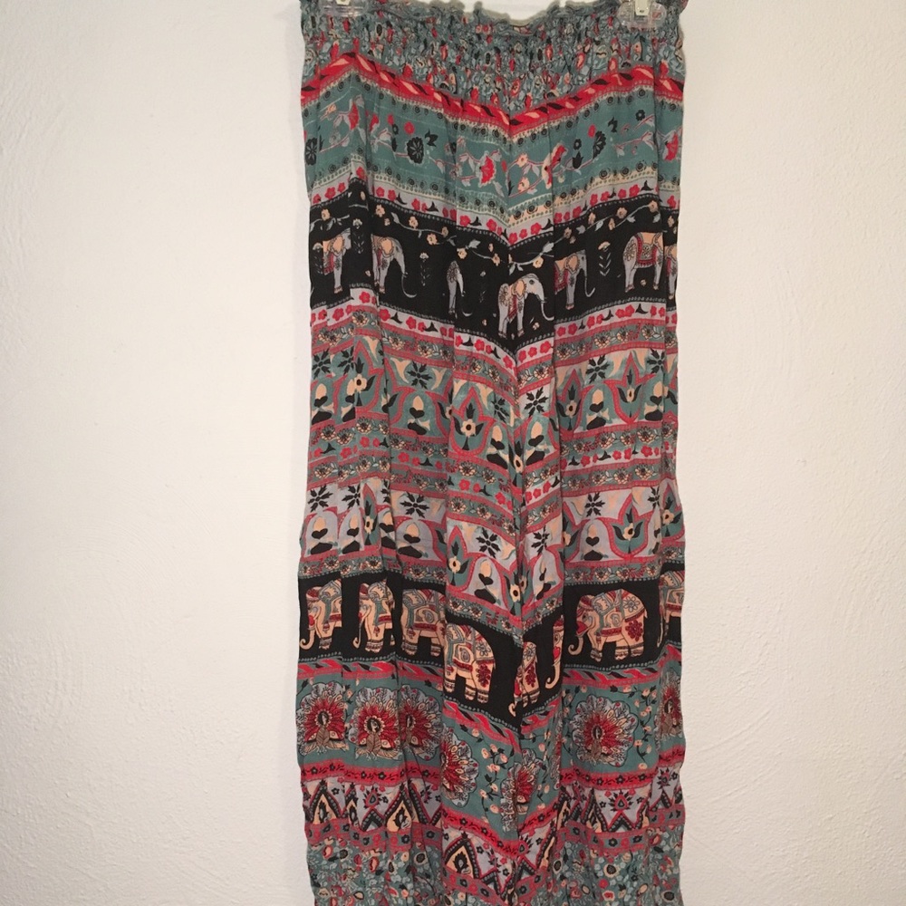 Loose-fitting and flowy pants