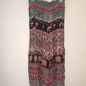 Loose-fitting and flowy pants