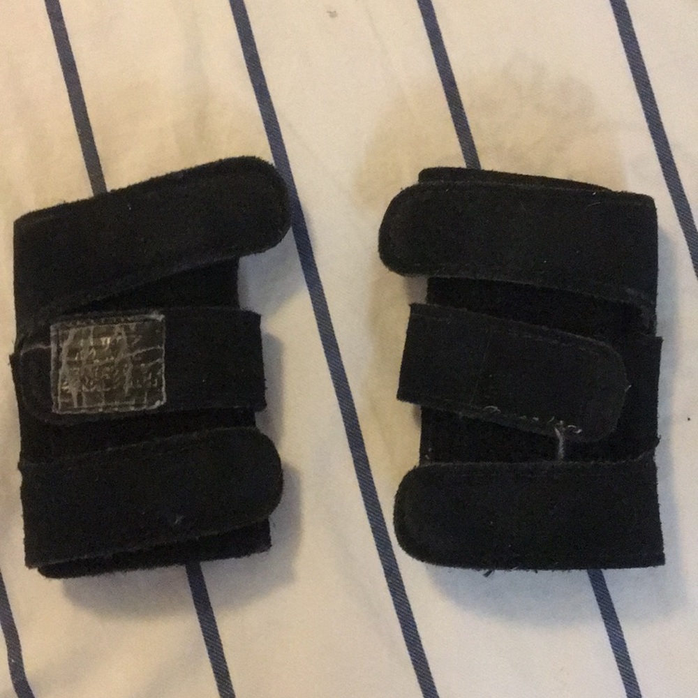 TigerPaw wrist supports