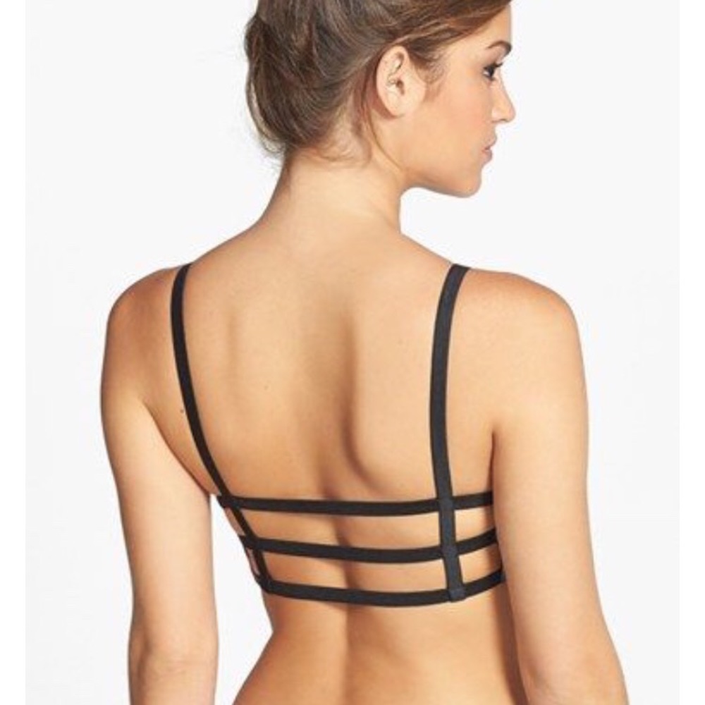 Onzie Strappy Black Sports Yoga Bra