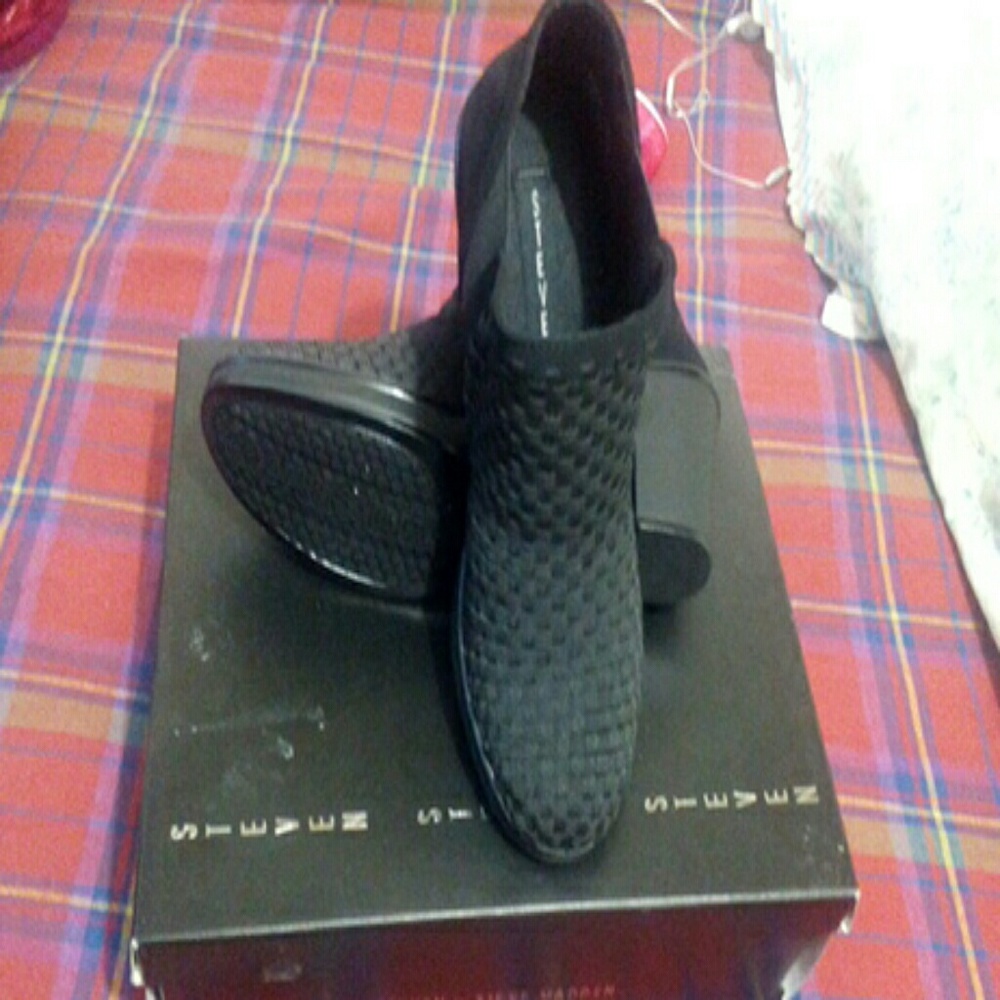 Shoes - Picture 3 of 3