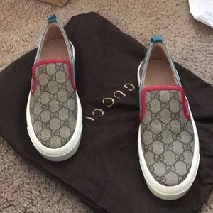 Flat Gucci shoes