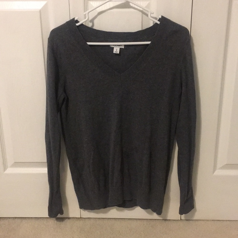 Simple Grey V-Neck Sweater - Like new - Medium