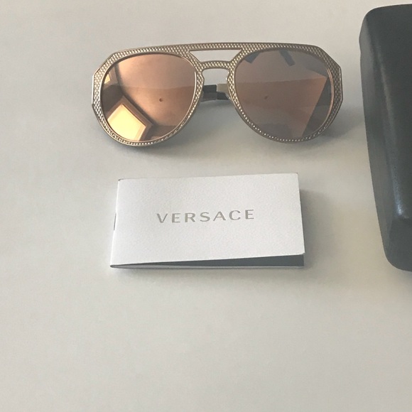 Versace sunglasses • gold & glam