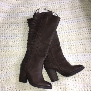 🌿 knee high boots with heel