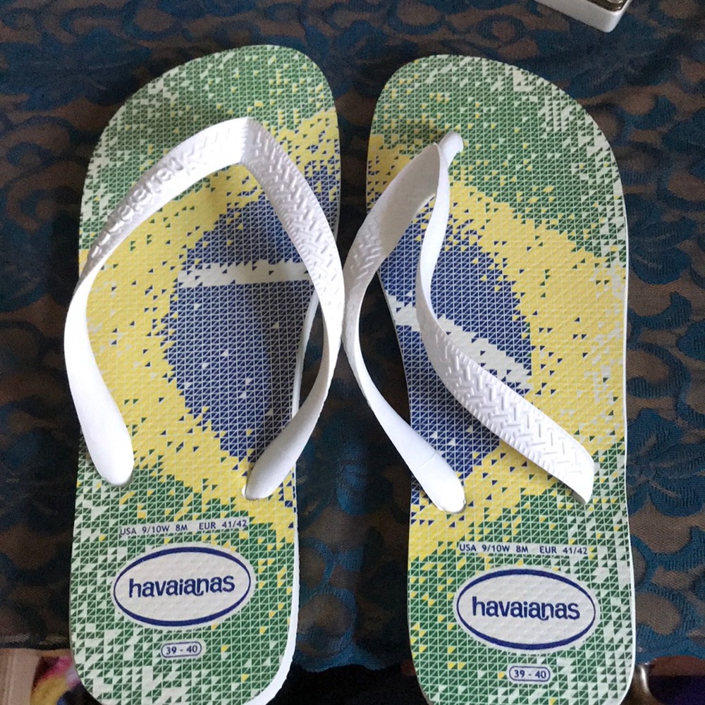 havaianas flip flops . 9/10W
