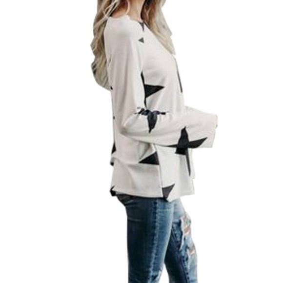 🔥WHITE BLOUSE WITH BLACK STARS🔥 - Picture 2 of 4