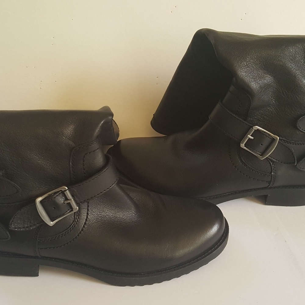 Like New Arturo Chiang black Riding Boot.