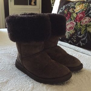 UGG BOOTS