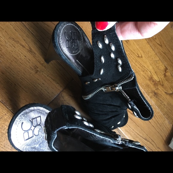 Studded sued booties - Picture 4 of 4