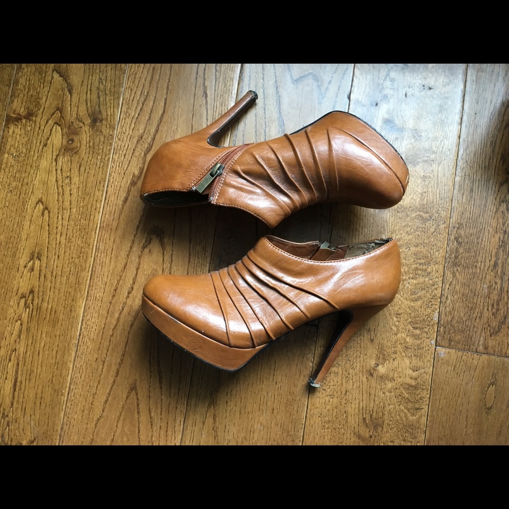 Camel Booties