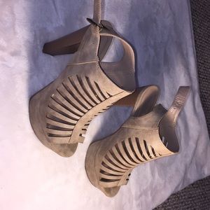 Beige sandals with heels