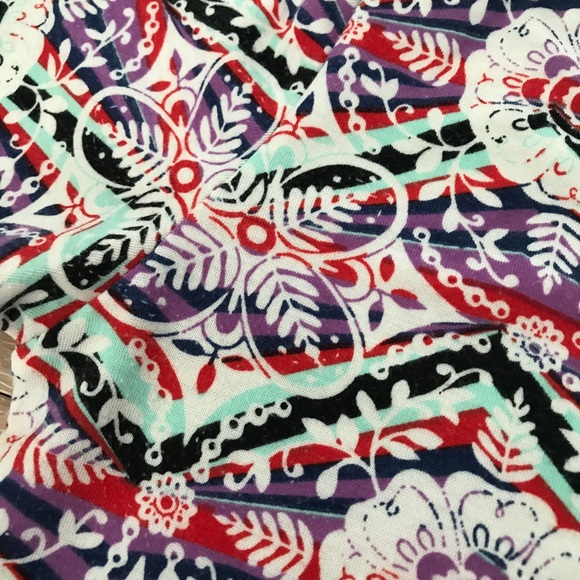 LuLaRoe Classic T - Picture 3 of 3