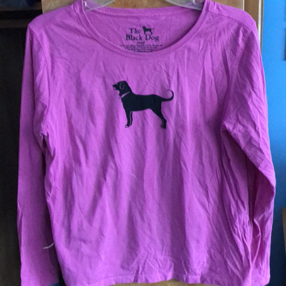 black dog fuschia long sleeve tee