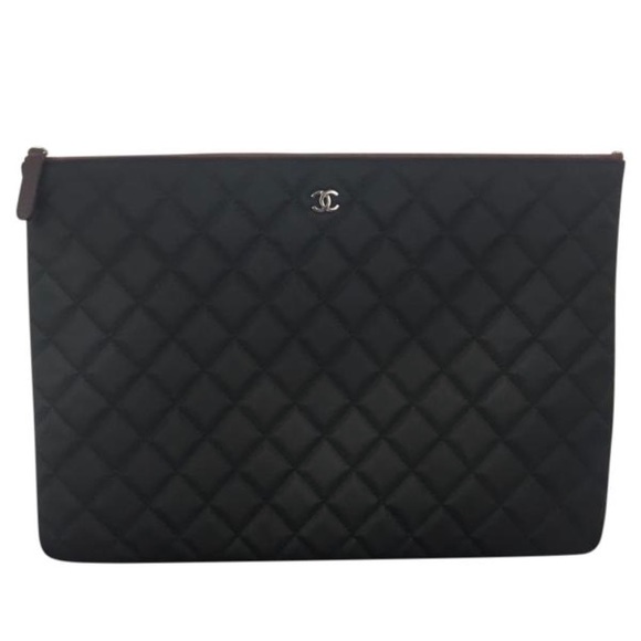 CHANEL Quilted Nylon Clutch/Case NEXT TO NEW - Picture 4 of 7