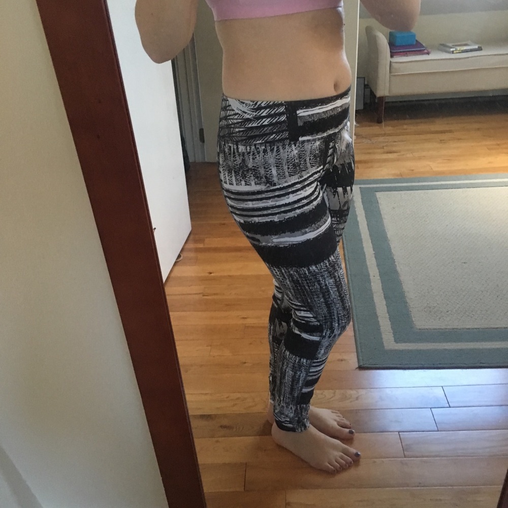 Tribal print black and white yoga pants, medium