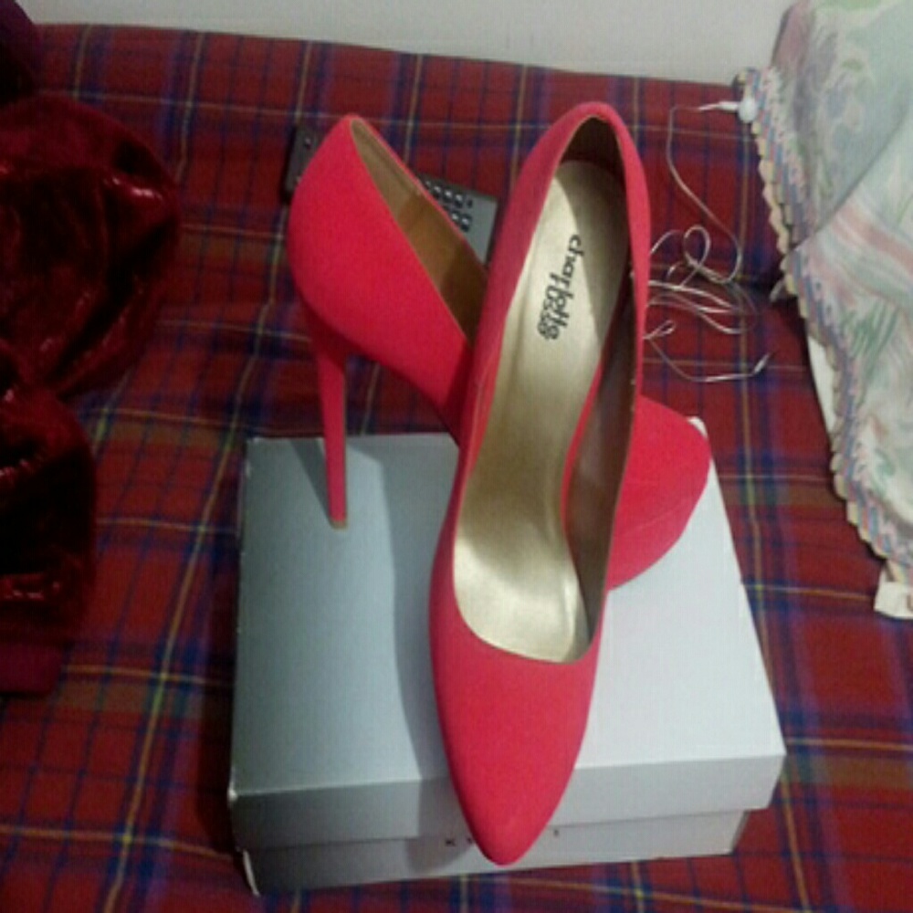 Shoe - Picture 2 of 3
