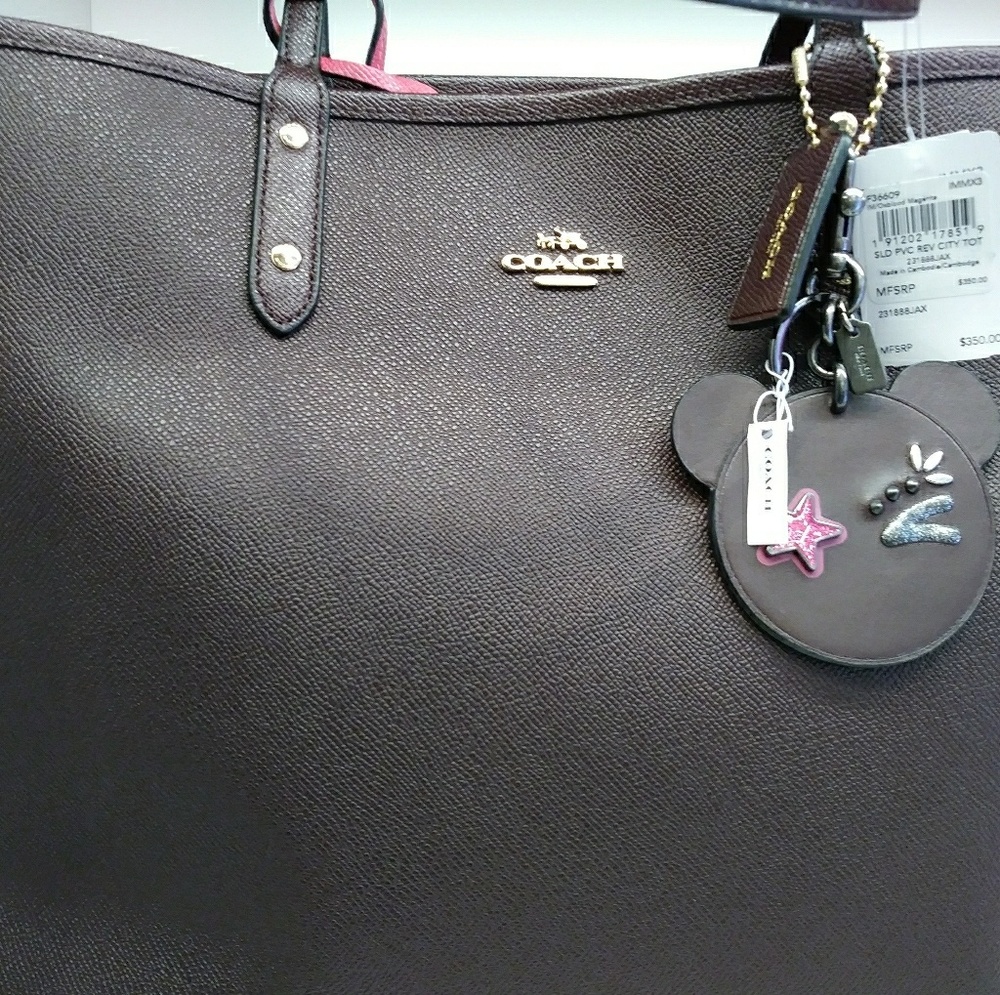 Black and fasionable coach bag