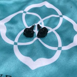 Kendra Scott black Tessa earrings 🤟🏼