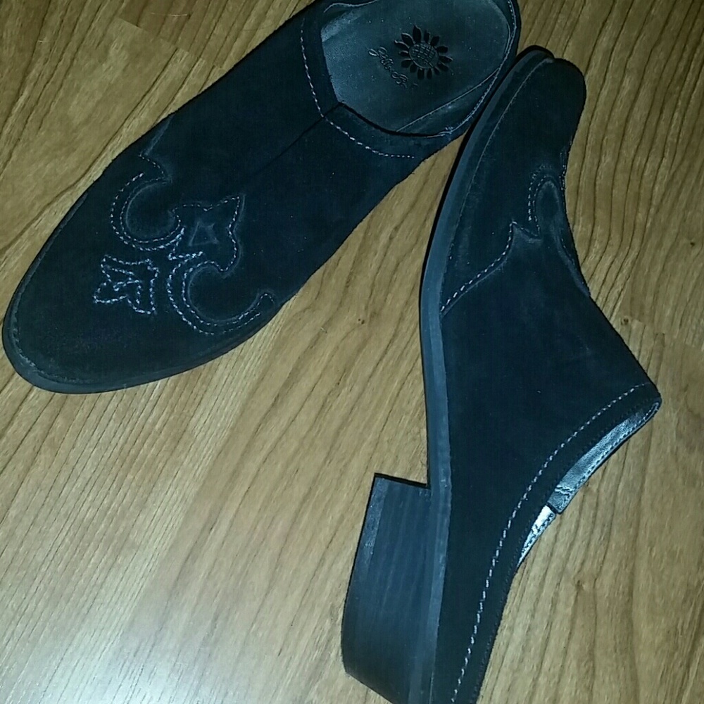 Faux cowboy boots with leather upper