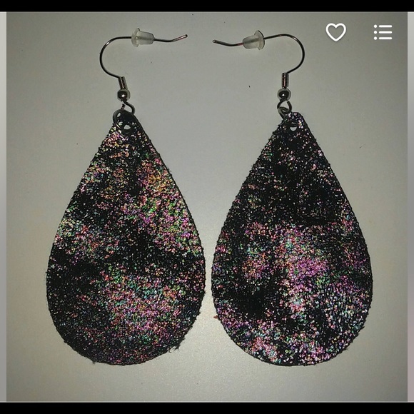 Handmade Teardrop leather earrings! - Picture 1 of 2