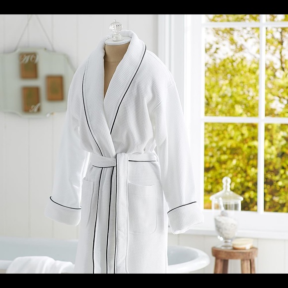Pottery Barn Other - Pottery Barn Hotel Piped Trim Robe NWOT