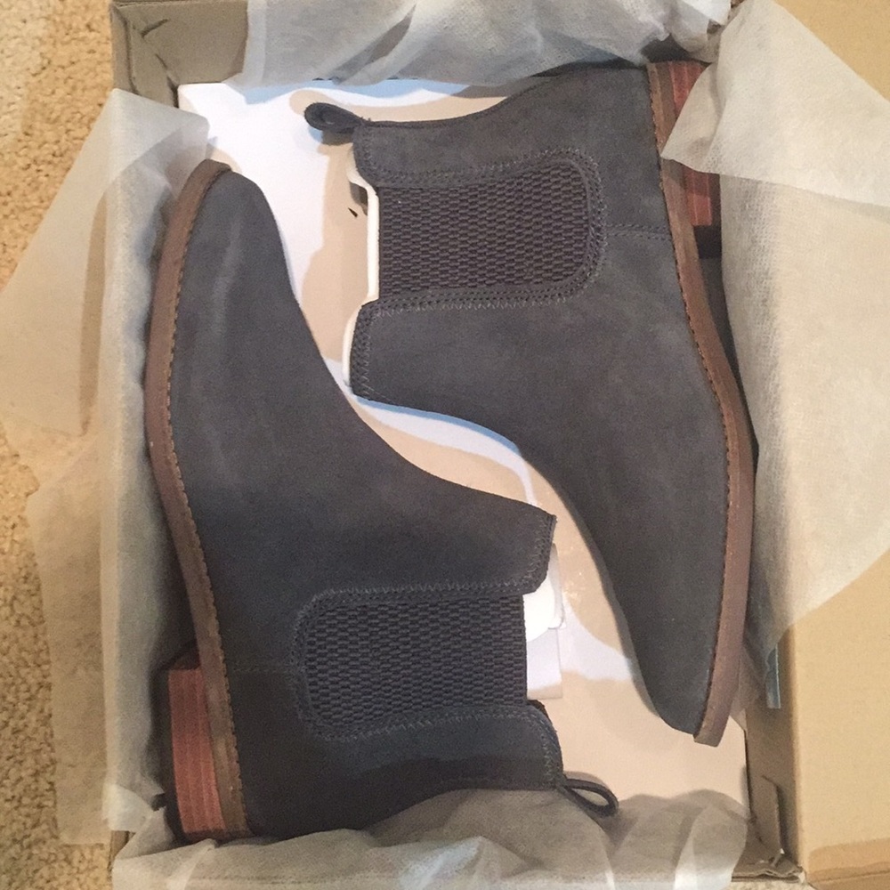 SALE NWT Toms gray booties