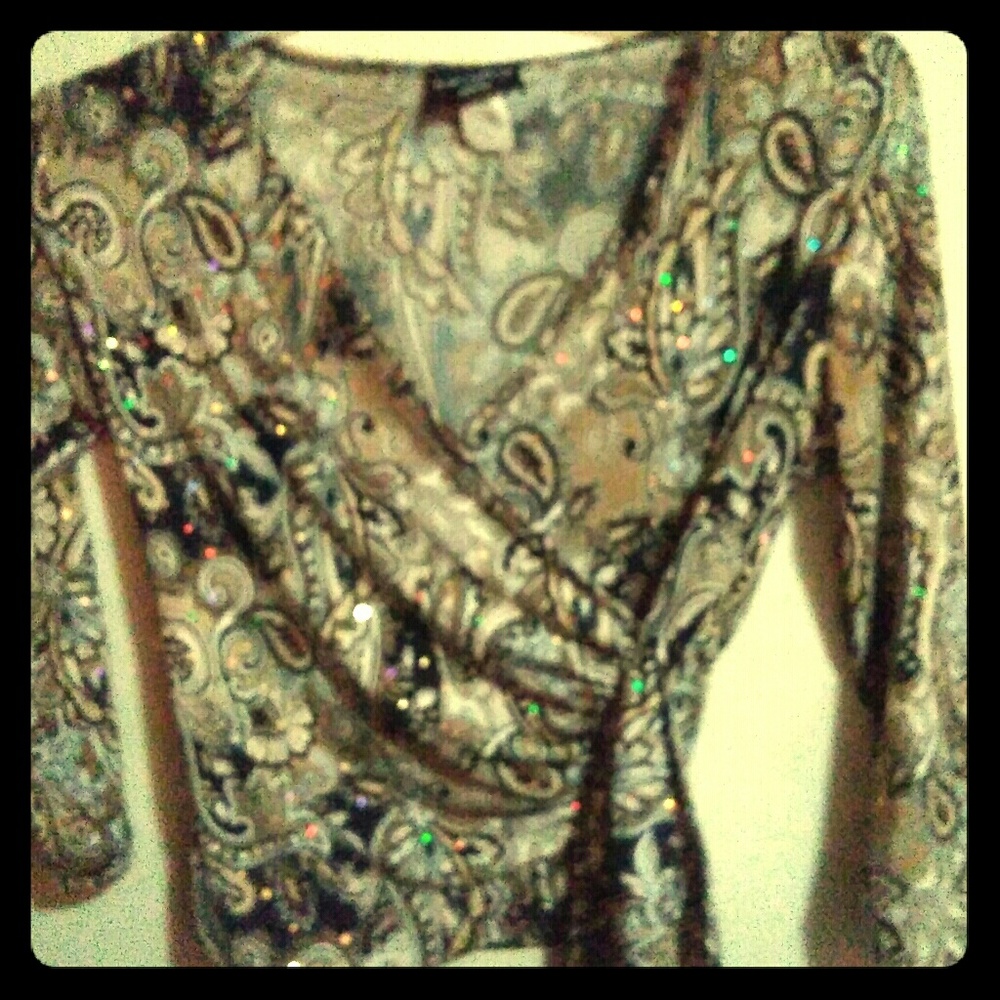 Pretty top ties on side wth gold sequins