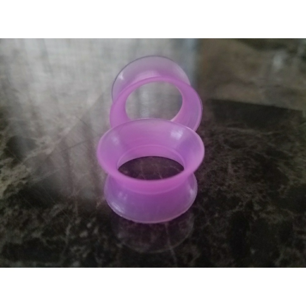 Silicone tunnel plugs