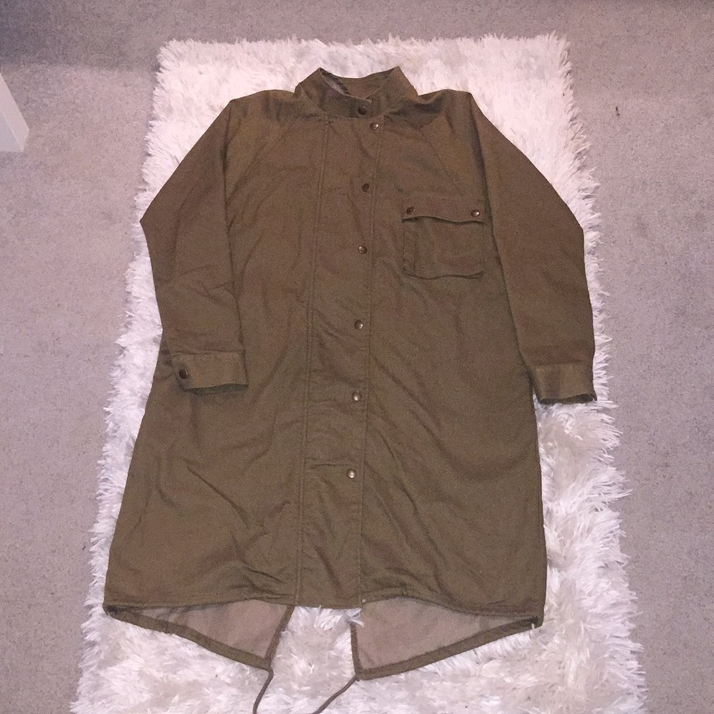 Simple trench style jacket (oversized)