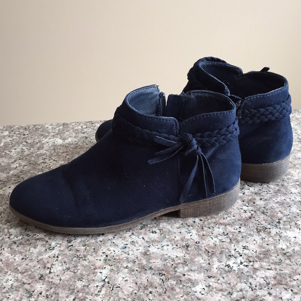 Girls size 4 Cat and Jack ankle boot