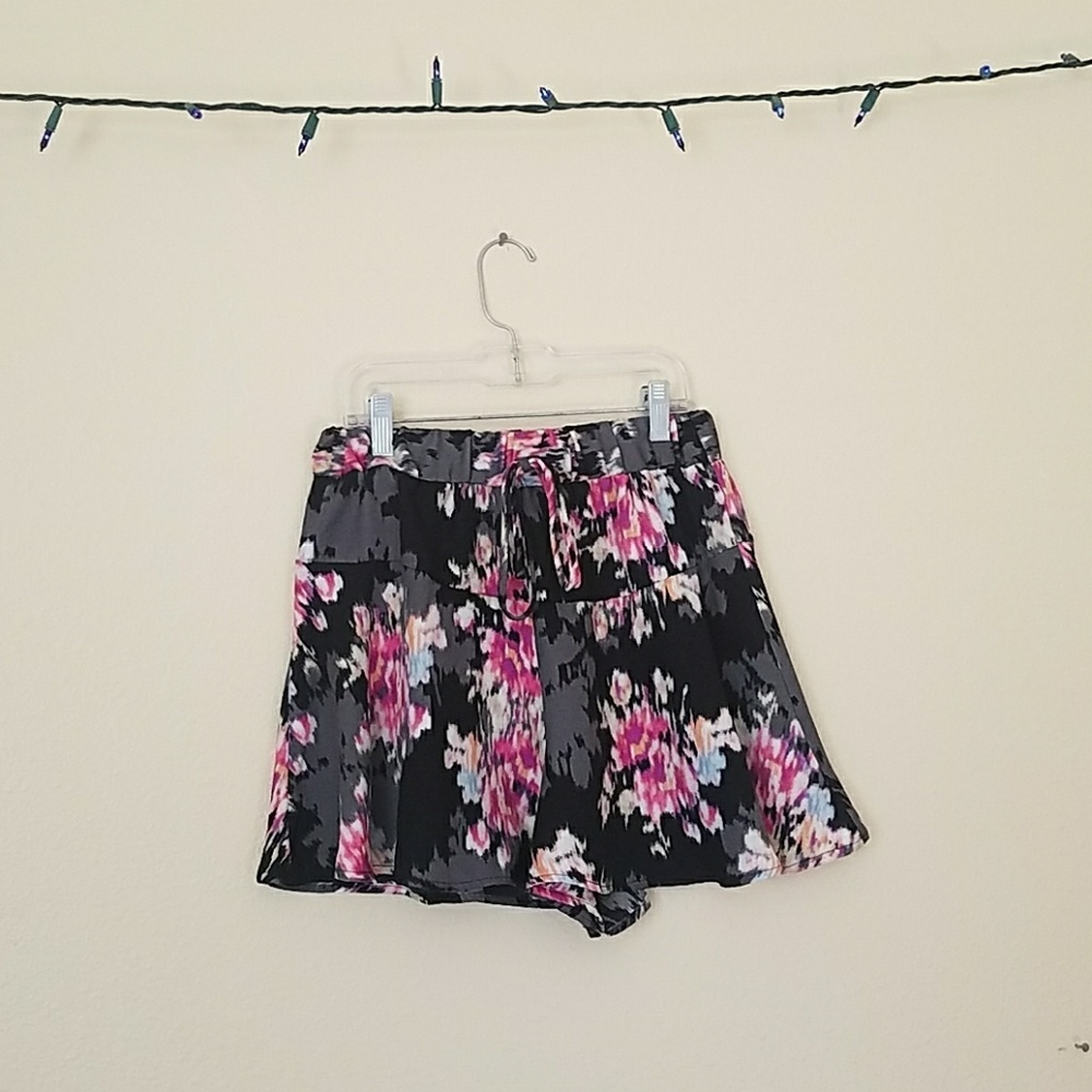 Joe B Size Small Floral Shorts