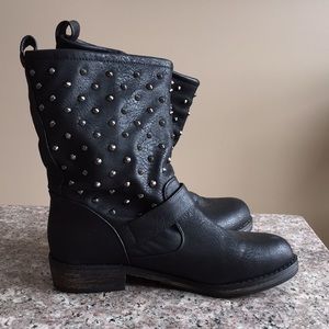 EUC Sketchers studded boot