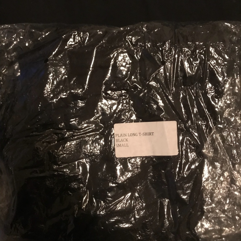 Adyn Essential Black Long shirt