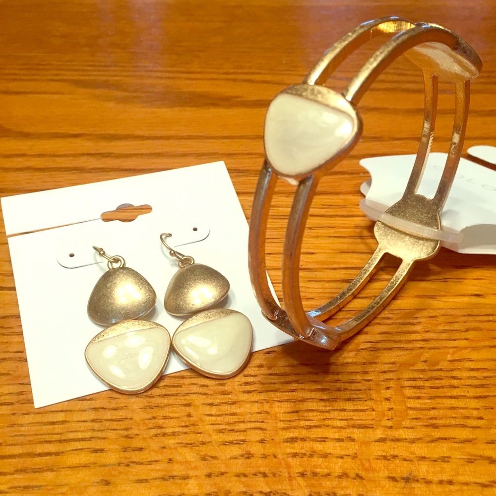 Bracelet & earring set by COLOR