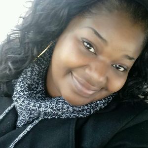 Meet your Posher, Mia