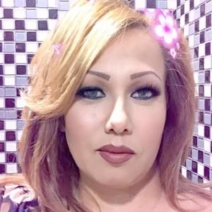 Meet your Posher, Sylvia