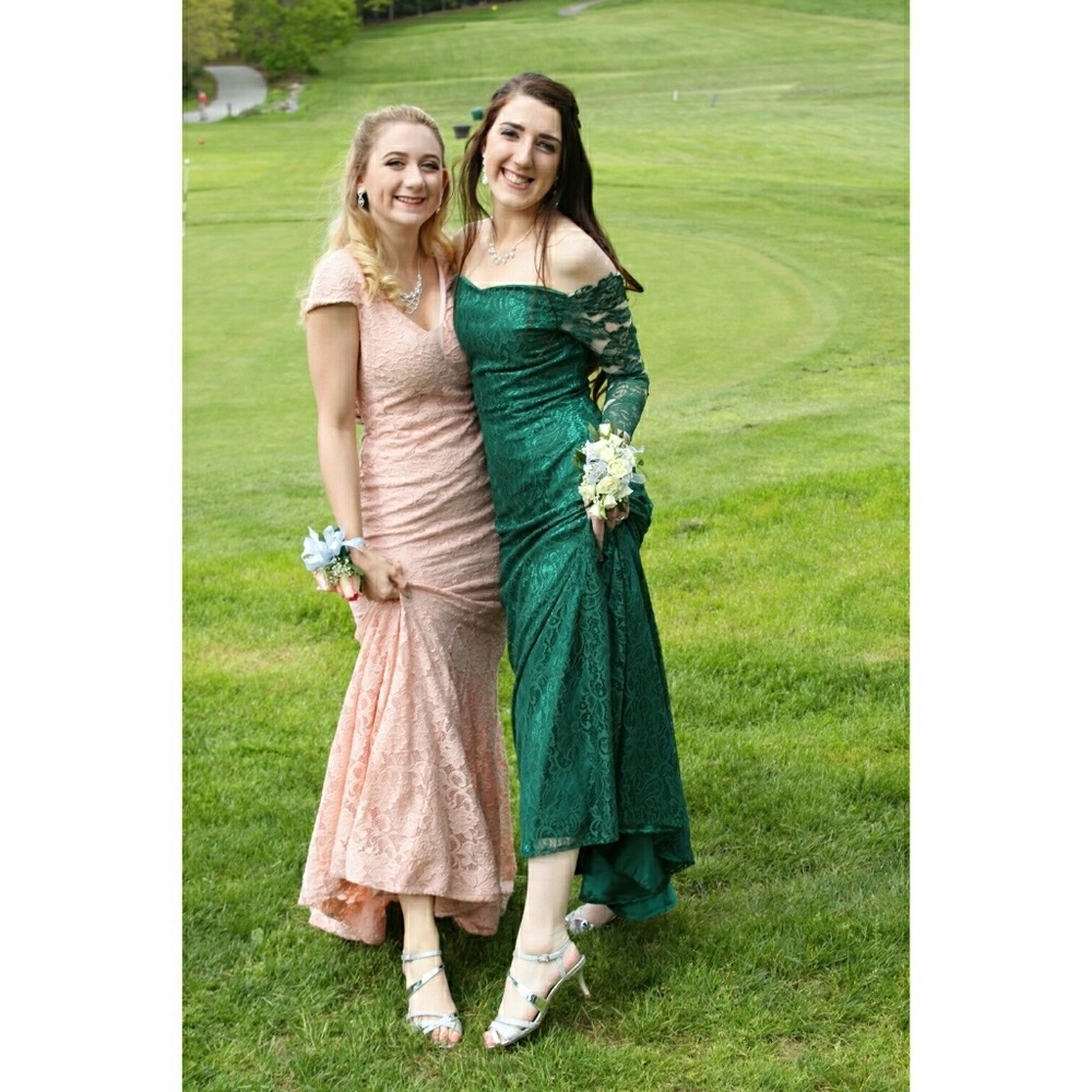 Emerald green lace prom dress