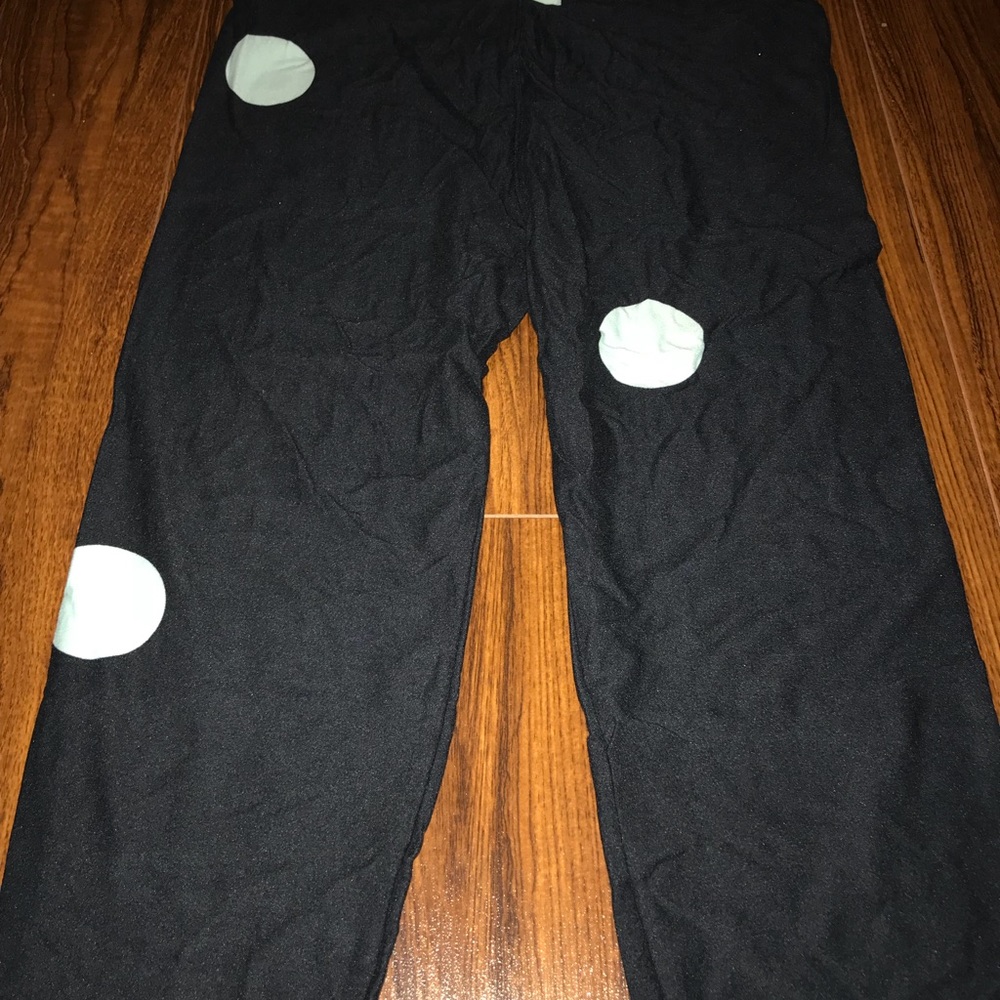 Lularoe black background leggings OS