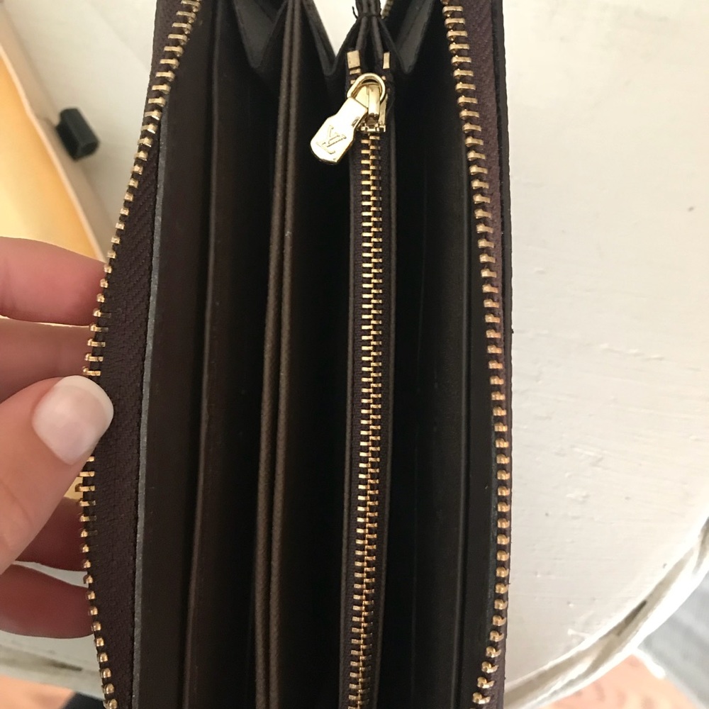 Wallet - Picture 3 of 4