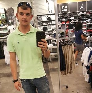 Meet your Posher, Travis