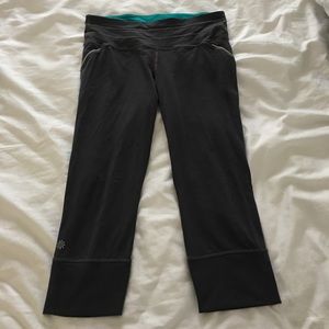 Athleta gray relay capri