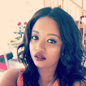 Meet your Posher, Latosha