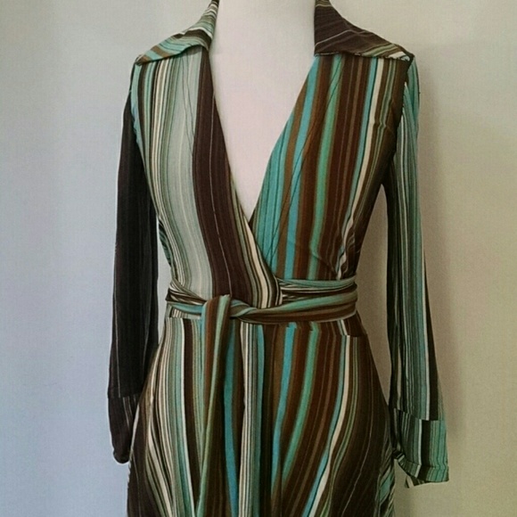 Eva Franco Wrap Dress - Picture 2 of 5