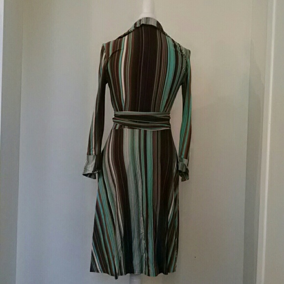 Eva Franco Wrap Dress - Picture 4 of 5