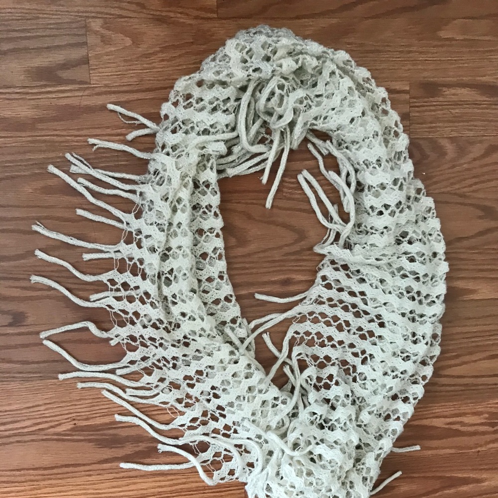 Infinity scarf (off white)