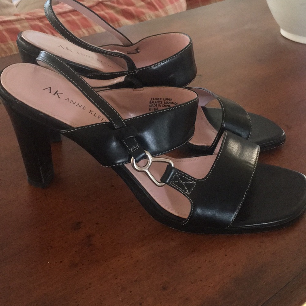 Anne Klein 3.75" black leather sandals