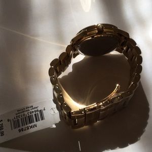 Michael Kors Jewelry - Michael Kors Runaway 5786 NWT Michael Kors Jewelry - Michael Kors Runaway 5786 NWT